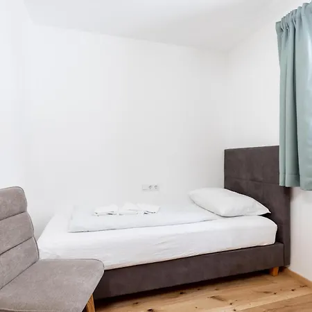 Apartment Laerchenhof 202