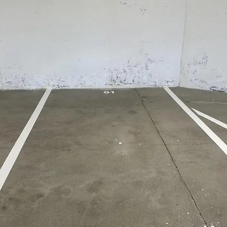 Apartment Laerchenhof 202 *